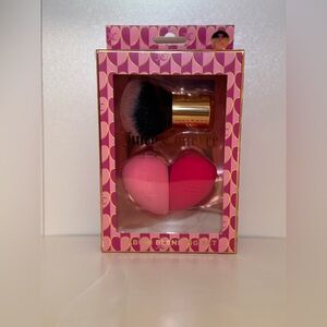 Juicy Couture 3pc Kabuki Blending Set